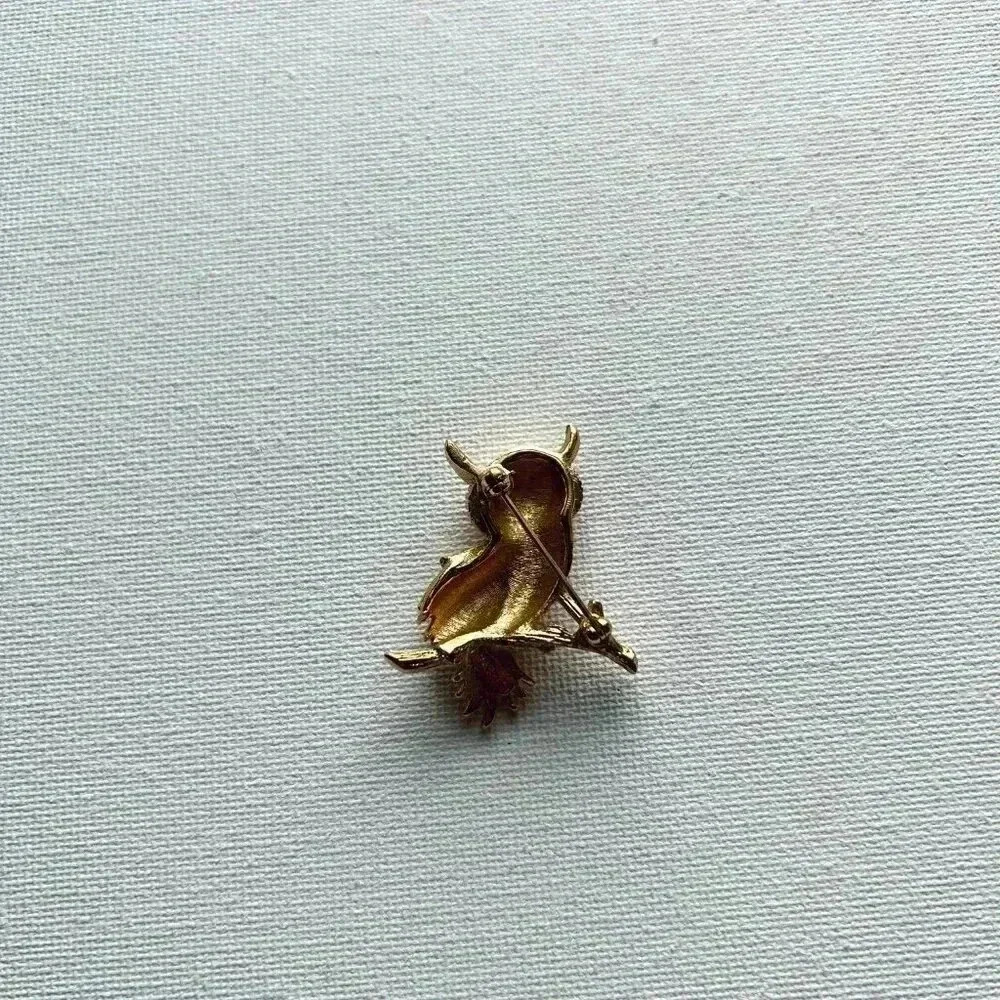 Vintage Monet Gold Tone Horned Owl Brooch Pin - Picture 3 of 6